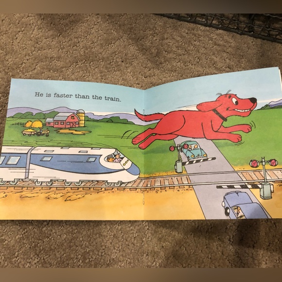 📚5 for $15 Clifford Runs to Story Time - Picture 3 of 4